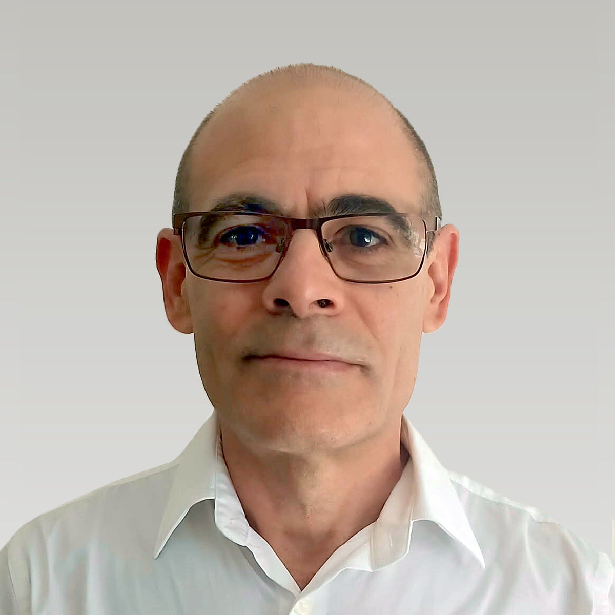 Dr. Gustavo Bracho